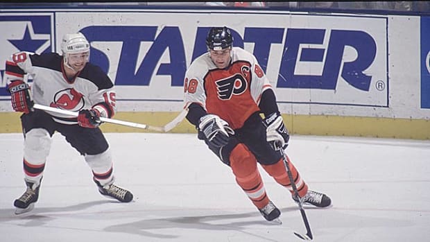 130709133909-eric-lindros-single-image-cut.jpg